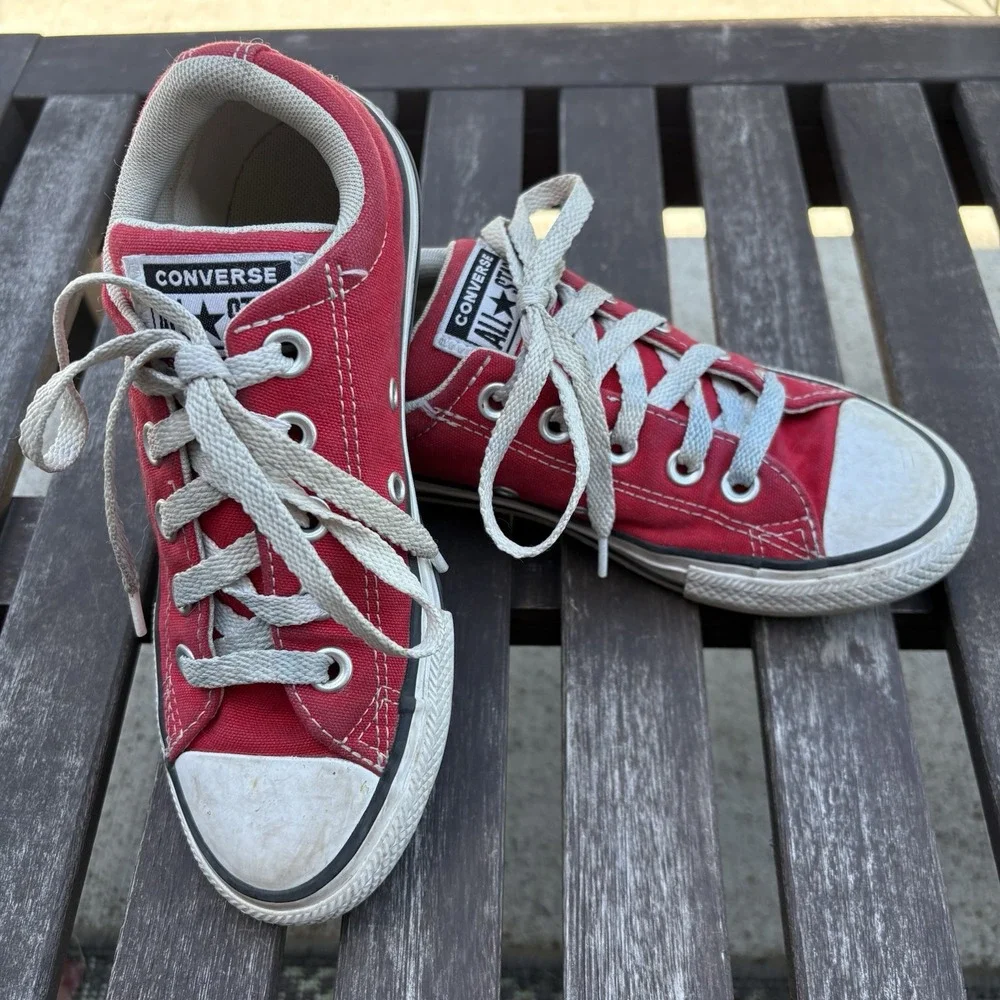 Converse Kids 1 (GS) Red Chuck Taylor All Star Sneakers Classic Low Top Canvas